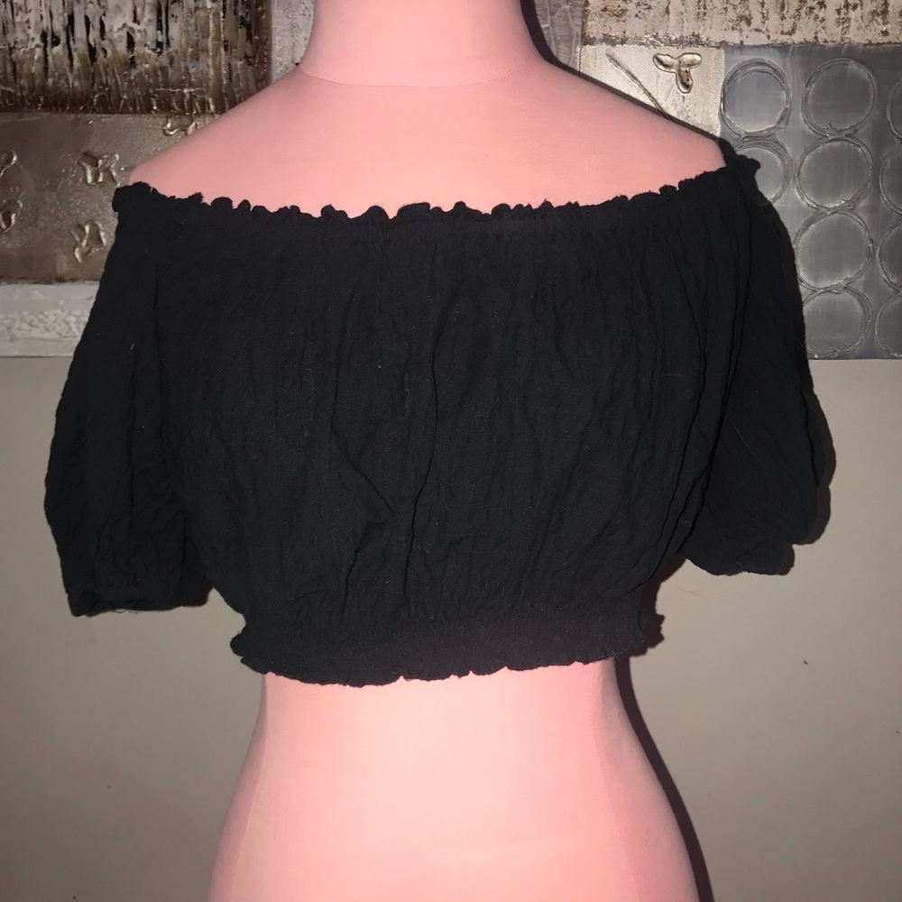 Off-the-shoulder Crop Top